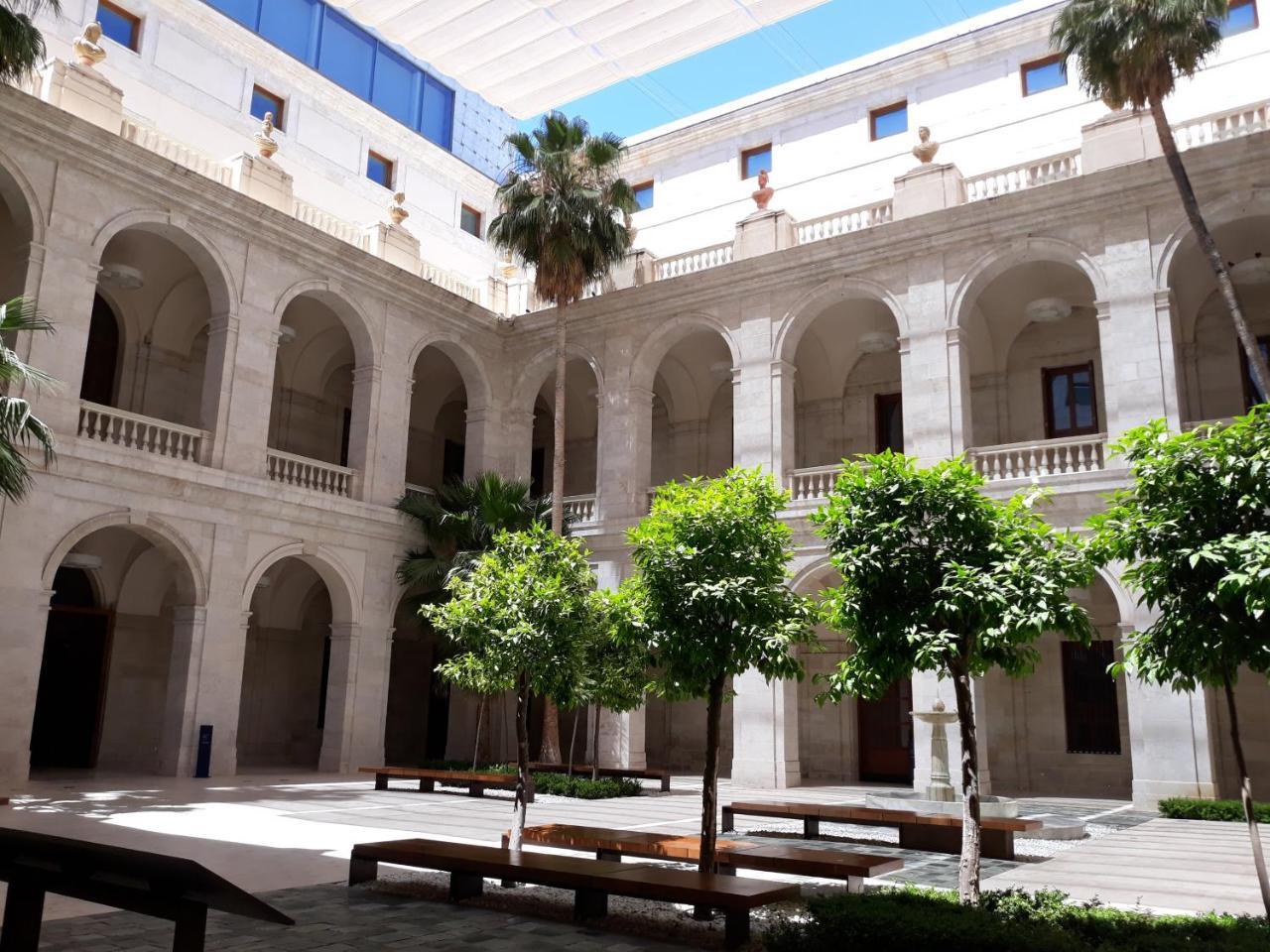 Stay Home & Away In The Heart Of Historical Town Of Málaga Buitenkant foto